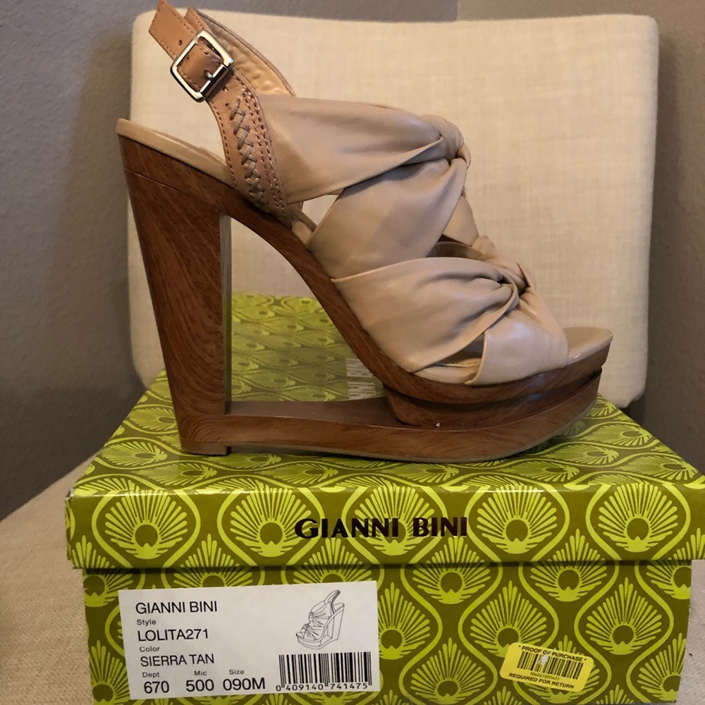 Gianni Bini Wedge